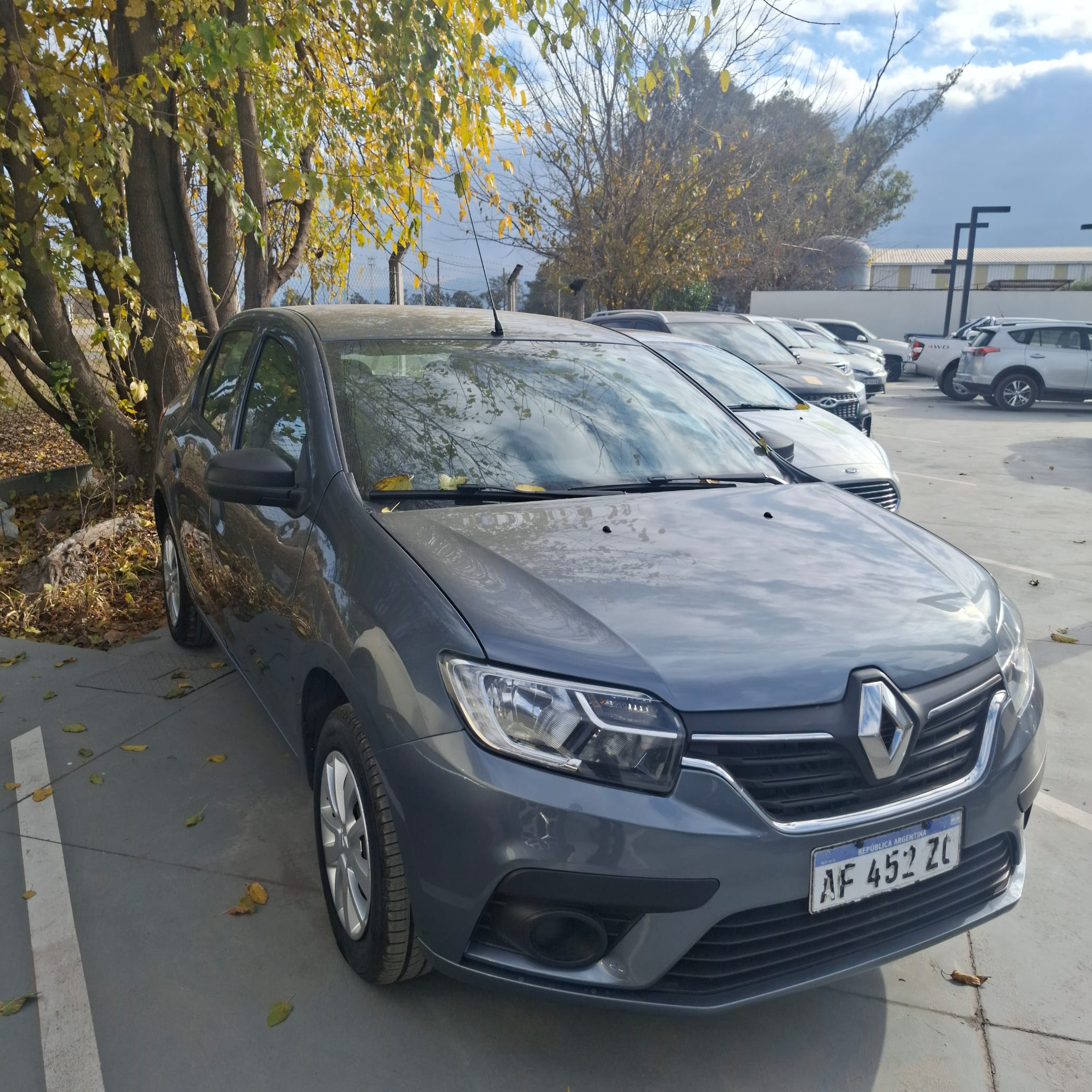 Renault Logan miniatura 10